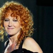 Fiorella Mannoia: Si intitola “Siamo ancora qui”, il nuovo singolo disponibile su Radio Ufita Fiorella Mannoia: Si intitola “Siamo ancora qui”, il nuovo singolo disponibile su Radio Ufita