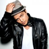 Bruno Mars: Ascolta “Versace On The Floor”, il nuovo singolo Bruno Mars: Ascolta “Versace On The Floor”, il nuovo singolo