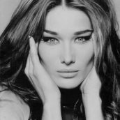 Carla Bruni torna con “Miss You”
