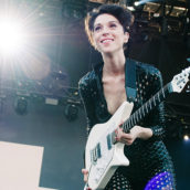 St. Vincent: Ascolta “New York”, nuovo singolo che prenderà parte del tour St. Vincent: Ascolta “New York”, nuovo singolo che prenderà parte del tour