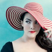 Caro Emerald: Ascolta “Something for Christmas”, il singolo augurio di buone feste Caro Emerald: Ascolta “Something for Christmas”, il singolo augurio di buone feste