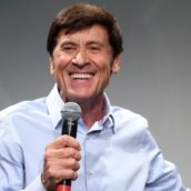 Gianni Morandi: Ascolta “Una vita che ti sogno”, il nuovo singolo live Gianni Morandi: Ascolta “Una vita che ti sogno”, il nuovo singolo live