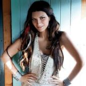 Laura Pausini pubblica sui social un indizio del prossimo singolo