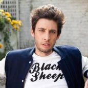 Example: Ascolta il singolo “The Answer” Example: Ascolta il singolo “The Answer”