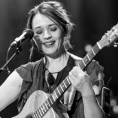 Carmen Consoli: Si intitola “Uomini Topo”, il nuovo singolo Carmen Consoli: Si intitola “Uomini Topo”, il nuovo singolo