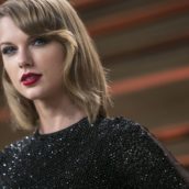Taylor Swift: Ascolta “Delicate”, il nuovo singolo in rotazione radiofonica Taylor Swift: Ascolta “Delicate”, il nuovo singolo in rotazione radiofonica