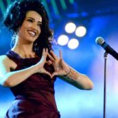 Nina Zilli: E’ uscito “Ti amo mi uccidi”, il nuovo singolo Nina Zilli: E’ uscito “Ti amo mi uccidi”, il nuovo singolo