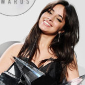 CAMILA CABELLO, TAYLOR SWIFT REGINE DEGLI AMA 2018 CAMILA CABELLO, TAYLOR SWIFT REGINE DEGLI AMA 2018