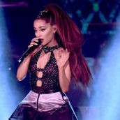 ARIANA GRANDE PARLA DEI SUOI PROBLEMI DI ANSIA ARIANA GRANDE PARLA DEI SUOI PROBLEMI DI ANSIA
