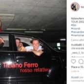 TIZIANO FERRO NOSTALGICO PUBBLICA FOTO DEL PRIMO TOUR TIZIANO FERRO NOSTALGICO PUBBLICA FOTO DEL PRIMO TOUR