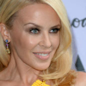 KYLIE MINOGUE: PRIMA HEADLINER AL GLASTONBURY KYLIE MINOGUE: PRIMA HEADLINER AL GLASTONBURY