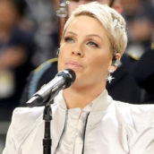 BRIT AWARDS: PINK VINCE IL PREMIO ALLA CARRIERA BRIT AWARDS: PINK VINCE IL PREMIO ALLA CARRIERA