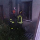 Mirabella Eclano,incendio in una falegnameria dismessa Mirabella Eclano,incendio in una falegnameria dismessa