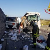 Montemiletto, tamponamento tra autocisterna e tir Montemiletto, tamponamento tra autocisterna e tir