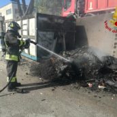Torre Le Nocelle, deposito di rifiuti in fiamme Torre Le Nocelle, deposito di rifiuti in fiamme