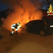 Atripalda, incendio distrugge un’auto