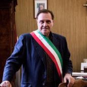 Benevento, il sindaco Clemente Mastella si è dimesso Benevento, il sindaco Clemente Mastella si è dimesso
