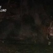 Venticano, incendio nella notte distrugge un’auto e una tettoia Venticano, incendio nella notte distrugge un’auto e una tettoia