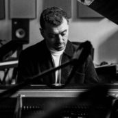Sam Smith: “sono sicuro di aver preso la malattia” e rimanda l’uscita del disco Sam Smith: “sono sicuro di aver preso la malattia” e rimanda l’uscita del disco