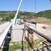 Varata la prima trave sul ponte del fiume Ufita Varata la prima trave sul ponte del fiume Ufita
