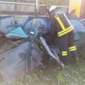 Foto/Treno della Circumvesuviana travolge un’auto,64enne in ospedale Foto/Treno della Circumvesuviana travolge un’auto,64enne in ospedale