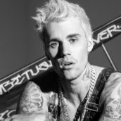 Justin Bieber: sui social dei post anonimi l’accusano di stupro Justin Bieber: sui social dei post anonimi l’accusano di stupro