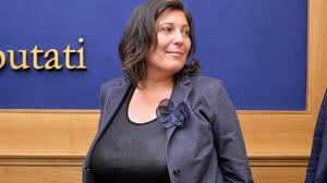 Campania, Ciarambino M5S a Radio Ufita: “In Regione abbiamo dato il massimo e possiamo guardare negli occhi i nostri elettori” Campania, Ciarambino M5S a Radio Ufita: “In Regione abbiamo dato il massimo e possiamo guardare negli occhi i nostri elettori”