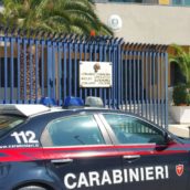 Furto e porto abusivo di coltello: minorenne denunciato dai Carabinieri