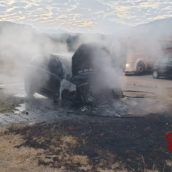 Auto in fiamme nella notte ad Atripalda. Indagini in corso Auto in fiamme nella notte ad Atripalda. Indagini in corso