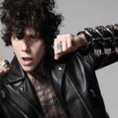 LP torna con il nuovo singolo “The One That You Love” LP torna con il nuovo singolo “The One That You Love”