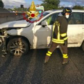 Auto contro il muro a Mirabella Eclano: due anziani lievemente feriti