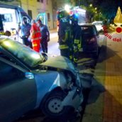 Avellino, scontro un’auto in sosta: c’è un ferito Avellino, scontro un’auto in sosta: c’è un ferito