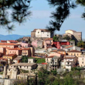 Dramma a Montecalvo Irpino: 42enne ritrovato in casa senza vita Dramma a Montecalvo Irpino: 42enne ritrovato in casa senza vita