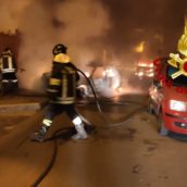 Due autovetture in fiamme nella notte a Baiano Due autovetture in fiamme nella notte a Baiano