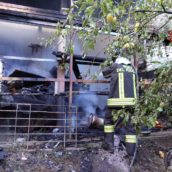 VIDEO/Deposito in fiamme, due squadre di caschi rossi a Celzi di Forino per domare l’incendio VIDEO/Deposito in fiamme, due squadre di caschi rossi a Celzi di Forino per domare l’incendio