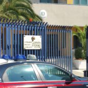 Ruba cosmetici e alimentari in un supermercato: 50enne denunciata dai Carabinieri Ruba cosmetici e alimentari in un supermercato: 50enne denunciata dai Carabinieri
