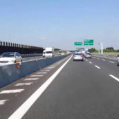 Percorre dieci chilometri in autostrada con il monopattino: 20enne riminese multato Percorre dieci chilometri in autostrada con il monopattino: 20enne riminese multato