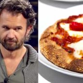 Carlo Cracco provoca i suoi clienti servendo la pizza senza una fetta Carlo Cracco provoca i suoi clienti servendo la pizza senza una fetta
