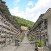 L’Amministrazione Comunale di Ariano Irpino disciplina l’accesso al cimitero per la ricorrenza di Tutti Santi e la commemorazione dei Defunti L’Amministrazione Comunale di Ariano Irpino disciplina l’accesso al cimitero per la ricorrenza di Tutti Santi e la commemorazione dei Defunti
