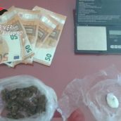 Sorpreso in possesso di sostanze stupefacenti: 30enne denunciato dai Carabinieri Sorpreso in possesso di sostanze stupefacenti: 30enne denunciato dai Carabinieri