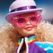 Arriva Barbie “Elton John”, ispirata alla star mondiale Arriva Barbie “Elton John”, ispirata alla star mondiale