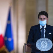 Entro domenica forse un nuovo Dpcm: possibile stop agli spostamenti notturni e tra regioni Entro domenica forse un nuovo Dpcm: possibile stop agli spostamenti notturni e tra regioni