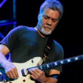 Morto Eddie Van Halen, leggenda della chitarra Morto Eddie Van Halen, leggenda della chitarra