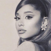 Ariana Grande pensa di non tornare in tour fino al 2022 Ariana Grande pensa di non tornare in tour fino al 2022