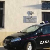 Sorpresi in possesso di coltelli e munizioni: denunciate due persone Sorpresi in possesso di coltelli e munizioni: denunciate due persone