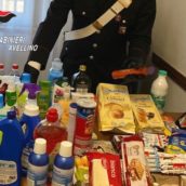 Dipendenti infedeli rubano nel supermercato dove lavorano: denunciate due persone Dipendenti infedeli rubano nel supermercato dove lavorano: denunciate due persone