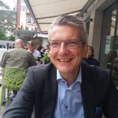 “Per i negazionisti niente terapia intensiva”: la proposta che sta facendo discutere in Svizzera “Per i negazionisti niente terapia intensiva”: la proposta che sta facendo discutere in Svizzera