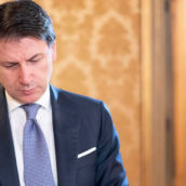 Coronavirus: sulle festività natalizie sembra prevalere la linea dura del Governo Coronavirus: sulle festività natalizie sembra prevalere la linea dura del Governo