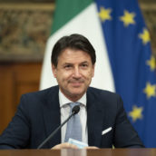 Nuovo dpcm Natale, a Capodanno coprifuoco dalle 22 alle 7 per evitare feste e veglioni Nuovo dpcm Natale, a Capodanno coprifuoco dalle 22 alle 7 per evitare feste e veglioni