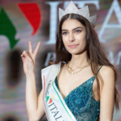 Miss Italia 2020 è Martina Sambucini, 19enne dei Castelli Romani Miss Italia 2020 è Martina Sambucini, 19enne dei Castelli Romani